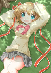  blonde_hair blue_eyes bow commentary_request female grass kamikita_komari little_busters! little_busters!_school_uniform lying pink_bow ribbon school_uniform short_hair soutsuki_naru 