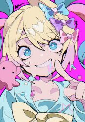  bad_source blonde_hair blue_bow blue_eyes blue_hair bow chinese_commentary chouzetsusaikawa_tenshi-chan commentary_request constricted_pupils female grin hairbow hand_up heart highres long_hair long_sleeves looking_at_viewer multicolored_hair multiple_hair_bows needy_girl_overdose octopus pink_bow pink_hair pointing pointing_at_viewer purple_background purple_bow quad_tails sailor_collar saliva school_uniform serafuku sheng_ban_fanqie smile solo sweat upper_body yellow_bow 