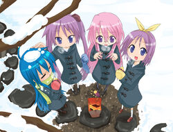  4girls black_pantyhose commentary_request glasses hiiragi_kagami hiiragi_tsukasa izumi_konata katou_kouki long_hair lucky_star multiple_girls pantyhose snow socks takara_miyuki white_socks 