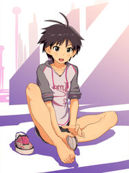  ahoge barefoot brown_eyes brown_hair commentary_request feet female hood hoodie idolmaster idolmaster_(classic) kikuchi_makoto kyoudyu photoshop_(medium) raglan_sleeves shoes short_hair shorts single_shoe sleeves_pushed_up sneakers solo toes unworn_socks 