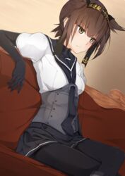  anchor_symbol beige_background belt black_gloves black_necktie black_pantyhose black_skirt boots breasts brown_footwear brown_hair buttons closed_mouth collarbone commentary_request corset couch crossed_legs elbow_gloves expressionless female gloves hair_flaps hairband hatsuzuki_(kancolle) hiraba_6018 kantai_collection knee_boots medium_breasts necktie on_couch pantyhose puffy_short_sleeves puffy_sleeves sailor_collar school_uniform serafuku shirt short_hair short_sleeves simple_background sitting skin_tight skirt solo tsurime underbust white_shirt yellow_eyes 