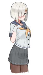  black_pantyhose blue_eyes breasts commentary cropped_legs female gloves grey_hair grey_sailor_collar grey_skirt hair_ornament hair_over_one_eye hairclip hamakaze_(kancolle) kantai_collection large_breasts neckerchief pantyhose pleated_skirt sailor_collar school_uniform serafuku short_hair short_sleeves simple_background skirt solo standing tsurugi_(the_horizon) white_background white_gloves yellow_neckerchief 