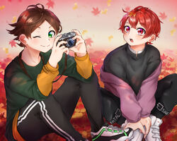  2boys aho_no_sakata autumn brown_hair camera denim green_eyes hatoka_ra5 jeans leaf male_focus multiple_boys one_eye_closed pants red_eyes red_hair shirt shoes short_hair smile t-shirt urashimasakatasen uratanuki utaite 