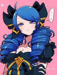  ... alternate_costume anger_vein angry black_bow black_dress black_gloves blue_hair bow breasts cleavage collarbone detached_sleeves dress drill_hair female frown gloves green_eyes gwen_(league_of_legends) hairbow hand_up highres league_of_legends long_hair looking_at_viewer otani_(kota12ro08) pink_background puffy_short_sleeves puffy_sleeves short_sleeves simple_background solo speech_bubble twin_drills twintails upper_body 