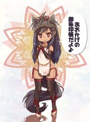  absurdres animal_ears black_hair black_thighhighs blush brown_eyes brown_thoroughbred_(kemono_friends) closed_mouth collarbone commentary_request dark-skinned_female dark_skin extra_ears female full_body highres horse_ears horse_girl horse_tail kemono_friends kolshica looking_at_viewer musical_note oerba_yun_fang sandals smile solo speech_bubble spoken_musical_note tail thighhighs translation_request 