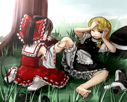  2girls aka-kabuto_no_gema barefoot blonde_hair blue_eyes blush bow braid breath brown_hair commentary_request detached_sleeves embarrassed feet foot_massage hairbow hakurei_reimu hat highres kirisame_marisa massage multiple_girls one_eye_closed shoes short_hair socks soles tears toes touhou wince witch_hat yuri 