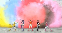  animated animated dyna_black dyna_blue dyna_pink dyna_red dyna_yellow engine_sentai_go-onger explosion kagaku_sentai_dynaman kaizoku_sentai_gokaiger lowres photo pose super_sentai transformation 