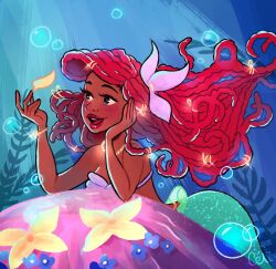  air_bubble ariel_(disney) black_eyes blush breasts bubble commentary dark-skinned_female dark_skin dreadlocks dutch_commentary eyelashes female flower hair_flower hair_ornament highres lips long_hair mermaid monster_girl open_mouth pianta_celi red_hair shell shell_bikini signature smile solo tail the_little_mermaid the_little_mermaid_(2023) underwater very_dark_skin very_long_hair 