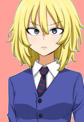  bc_freedom_school_uniform blonde_hair blue_cardigan blue_eyes blue_necktie cardigan closed_mouth commentary diagonal-striped_clothes diagonal-striped_necktie dress_shirt female frown girls_und_panzer highres long_sleeves looking_at_viewer medium_hair messy_hair natsume_mina necktie oshida_(girls_und_panzer) outline pink_background red_necktie school_uniform shirt simple_background solo striped_clothes striped_necktie upper_body white_outline white_shirt wing_collar 