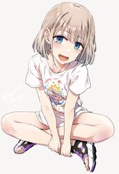  ayano_yuu_(sonma_1426) blue_eyes bob_cut dated earrings english_text female grey_background head_tilt idolmaster idolmaster_shiny_colors indian_style jewelry light_brown_hair looking_at_viewer no_pants open_mouth print_shirt purple_footwear sandals serizawa_asahi shirt short_hair short_sleeves sitting smile solo t-shirt v_arms 