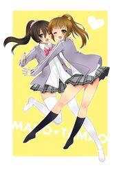  2girls black_eyes black_hair brown_eyes brown_hair commentary_request genderswap_(mtf) haiyore!_nyaruko-san harugamitsu highres kurei_tamao long_hair multiple_girls one_eye_closed ponytail rule_63 school_uniform thighhighs yasaka_mahiro yuri 