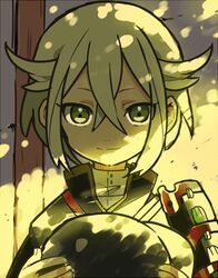  1boy armor bad_id bad_pixiv_id green_eyes hat hidakarumen hotarumaru japanese_armor looking_at_viewer male_focus shoulder_armor smile sode solo touken_ranbu unworn_hat unworn_headwear upper_body 