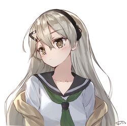  black_hairband black_sailor_collar blush brown_eyes closed_mouth collarbone commentary_request female girls&#039;_frontline green_neckerchief hair_ornament hairband hairclip head_tilt highres light_brown_hair long_hair looking_away looking_to_the_side mg4_(girls&#039;_frontline) mg4_(survival_club)_(girls&#039;_frontline) neckerchief off_shoulder official_alternate_costume sailor_collar school_uniform serafuku shirt signature simple_background solo tandohark very_long_hair white_background white_shirt 