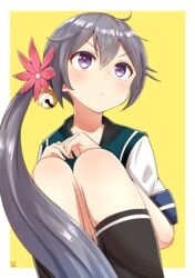  :| akebono_(kancolle) asymmetrical_hair bell black_socks blush body_blush border closed_mouth commentary_request expressionless female flower hair_bell hair_flower hair_ornament highres jingle_bell kantai_collection kneehighs knees_up legs_together long_hair looking_up nayuhi_(yukimuu14) outside_border own_hands_together purple_eyes purple_hair red_flower sailor_collar school_uniform serafuku shirt short_sleeves side_ponytail simple_background sitting sleeve_cuffs socks solo v-shaped_eyebrows very_long_hair w_arms white_border white_shirt yellow_background 