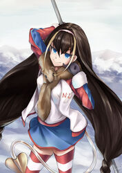  black_hair blue_eyes female gradient_hair lessar long_hair mountains multicolored_hair smile snow solo striped striped_legwear tail thighhighs to_aru_majutsu_no_index very_long_hair 