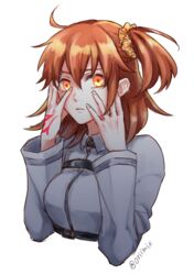  ahoge bad_id bad_pixiv_id banned_artist commentary_request fate/grand_order fate_(series) fujimaru_ritsuka_(female) hair_ornament hair_scrunchie hand_on_own_cheek long_sleeves looking_at_viewer orange_hair orange_scrunchie orii_(orii_i) scrunchie short_hair side_ponytail simple_background solo tattoo twitter_username white_background yellow_eyes 