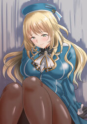  atago_(kancolle) beret black_gloves blonde_hair blue_hat blush breasts brown_pantyhose checkered closed_mouth commentary_request eyebrows female fur_trim gloves green_eyes hat kantai_collection kasugano_tobari large_breasts long_hair long_sleeves looking_down pantyhose sitting solo 