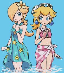  2girls bare_shoulders bikini blonde_hair blue_background blue_eyes bracelet closed_mouth commentary_request dated dress dripping earrings eyewear_on_head flower flower_necklace hair_flower hair_ornament hair_over_one_eye hand_up jewelry long_hair looking_at_viewer mario_(series) mario_kart mario_kart_tour multiple_girls necklace official_alternate_costume parted_lips ponytail princess_peach princess_peach_(swimwear) rosalina rosalina_(swimwear) sarong simple_background smile sphere_earrings standing star_(symbol) star_earrings star_print sundress sunglasses super_mario_odyssey swimsuit twitter_username wading water wet ya_mari_6363 