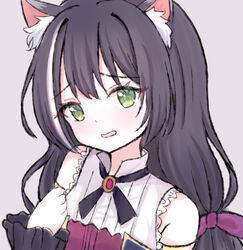  animal_ear_fluff animal_ears bare_shoulders black_hair blush bow cat_ears cat_girl commentary_request detached_sleeves female green_eyes grey_background hairbow hand_up head_tilt karyl_(princess_connect!) long_hair long_sleeves multicolored_hair parted_lips princess_connect! purple_bow satori_(ymoy) shirt simple_background sleeveless sleeveless_shirt sleeves_past_wrists solo streaked_hair upper_body white_hair white_shirt 