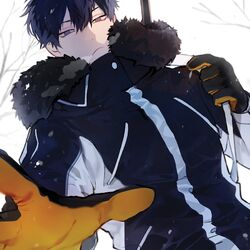  1boy black_hair blue_eyes breath coat fur_trim gloves haikyuu!! highres kageyama_tobio korean_commentary long_sleeves looking_at_viewer male_focus mgmg_1012 outdoors short_hair solo winter winter_clothes winter_coat 