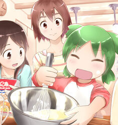  3girls ayase_ena ayase_fuuka blush brown_eyes brown_hair commentary_request green_hair highres koiwai_yotsuba minamito multiple_girls raglan_sleeves thick_eyebrows yotsubato! 