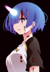  black_background black_sleeves blood blood_on_clothes blood_on_face blue_eyes blue_hair blunt_bangs borrowed_clothes female from_side hair_ornament highres horns looking_at_viewer open_mouth re:zero_kara_hajimeru_isekai_seikatsu rem_(re:zero) shirt short_hair short_sleeves simple_background single_horn solo upper_body white_shirt x_hair_ornament yasehattagi 