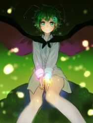  antennae blush bracelet cape female glowing glowstick gradient gradient_background green_background green_eyes green_hair hair_ornament hairclip highres jewelry keemoringo long_sleeves looking_at_viewer no_pants shirt short_hair sitting solo touhou very_short_hair wavy_mouth wriggle_nightbug 