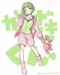  camisole collarbone female full_body green_camisole green_eyes green_hair grin head_tilt highres holding holding_stuffed_toy jacket long_sleeves looking_at_viewer morinaka_kazaki nijisanji ninahachi no_shoes one_eye_closed open_clothes open_jacket pink_jacket pink_shorts polka_dot_camisole puffy_long_sleeves puffy_sleeves shorts simple_background sleeves_past_wrists smile socks solo standing standing_on_one_leg striped_clothes striped_socks stuffed_animal stuffed_toy teddy_bear text_background translation_request twitter_username virtual_youtuber white_background 