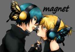  2boys hand_holding hatsune_mikuo hold_hands kagamine_len magnet magnet_(vocaloid) male male_focus milenkuo multiple_boys vocaloid yaoi 