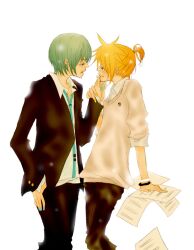  2boys blonde_hair braid green_hair hatsune_mikuo kagamine_len male male_focus milenkuo multiple_boys nail_polish smile vocaloid yaoi 