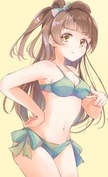  angry ass bikini bow breasts brown_hair brown_pupils cleavage collarbone cowboy_shot female green_bikini green_bow groin hand_on_own_hip leaning leaning_to_the_side legs_together long_hair love_live! love_live!_school_idol_project medium_breasts minami_kotori navel omoi_seiji one_side_up pointing pointing_at_viewer pout simple_background solo source_request swimsuit tareme thighs waist_bow yellow_background yellow_eyes 