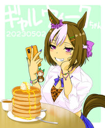  alternate_uniform animal_ears animal_print bandeau blush_stickers bow bowtie braid breasts brown_hair cellphone_charm charm_(object) cleavage commentary dated ear_covers ear_scrunchie female food fork ganguro golden_week grass_wonder_(umamusume) green_background grin gyaru hair_ornament hairband hairclip half_up_braid hand_on_own_cheek hand_on_own_face head_rest heart_stickers highres holding holding_phone honey horse_ears horse_girl horse_tail ice_cream leopard_print light_purple_hair long_sleeves orange_bandeau orange_hair outside_border pancake pancake_stack phone pun purple_bow purple_bowtie purple_eyes shirt silence_suzuka_(umamusume) smile solo special_week_(umamusume) sticker_on_face tail tea tight_clothes umajiri_gyuunyuu umamusume v white_hairband white_shirt wristband 