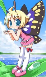  ahoge antennae blonde_hair blue_eyes blush bow butterfly_wings chibi commentary_request cupping_hands day dew_drop dress fairy female frills insect_wings leaf leaning_forward light_particles looking_at_viewer mary_janes ocean osaragi_mitama own_hands_together shimon_(shimotsuma) shimotsuma shoes short_hair sky solo thighhighs water_drop white_thighhighs wings 