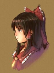  ascot banchengping@126 blush bow brown_eyes brown_hair commentary female hair_ribbon hair_tubes hairbow hakurei_reimu long_hair portrait profile red_bow ribbon solo touhou 