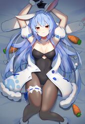  animal_ear_fluff animal_ears ankle_garter ao_ne arms_up bad_id bad_pixiv_id bare_shoulders bed_sheet black_gloves black_leotard blue_hair blush breasts brown_pantyhose carrot closed_mouth coat commentary covered_navel detached_sleeves don-chan_(usada_pekora) feet_out_of_frame female fur-trimmed_coat fur-trimmed_gloves fur_trim gloves hair_spread_out highres hololive leotard long_hair looking_at_viewer lying multicolored_hair on_back orange_eyes pantyhose puffy_detached_sleeves puffy_sleeves rabbit_ears short_eyebrows short_sleeves sidelocks solo strapless strapless_leotard thick_eyebrows thigh_gap two-tone_hair usada_pekora usada_pekora_(1st_costume) very_long_hair virtual_youtuber white_coat white_hair white_sleeves 