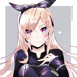  alternate_costume alternate_hair_ornament artist_name black_hairband black_jacket blonde_hair blush breasts closed_mouth commentary_request doromame female grey_background hair_ribbon hairband hand_up heart jacket long_hair long_sleeves looking_at_viewer nakiri_erina pink_eyes purple_eyes ribbon shokugeki_no_souma sleeves_past_wrists smile solo twitter_username upper_body white_background zipper_pull_tab 