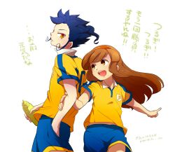  1boy bad_id bad_pixiv_id blue_hair bottle brown_eyes brown_hair female hairband inazuma_eleven_(series) inazuma_eleven_go inazuma_eleven_go_chrono_stone long_hair mito_(mito_1408) nanobana_kinako open_mouth raimon raimon_soccer_uniform smile soccer_uniform sportswear tsurugi_kyousuke water_bottle yellow_eyes 