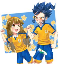  1boy bad_id bad_pixiv_id blue_hair blush brown_eyes female hairband inazuma_eleven_(series) inazuma_eleven_go inazuma_eleven_go_chrono_stone long_hair nanobana_kinako orange_hairband raimon raimon_soccer_uniform soccer_uniform sonsoso sportswear tsurugi_kyousuke yellow_eyes 