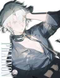  1boy antenna_hair black_choker black_shirt blue_eyes character_name choker earclip hand_on_own_head hashtag-only_commentary highres honkai:_star_rail honkai_(series) male_focus official_alternate_costume parted_bangs pectoral_cleavage pectorals phainon_(fashion)_(honkai:_star_rail) phainon_(honkai:_star_rail) photo_inset ponytail shirt short_hair sleeves_rolled_up solo spotlight white_hair yu28d_fff 