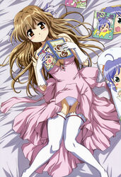  &gt;_&lt; absurdres ahoge bed bed_sheet blush book breasts brown_hair cleavage closed_eyes dakimakura_(object) dojikko_aki-chan elbow_gloves female gloves green_eyes highres ishikawa_masakazu large_breasts long_hair nogizaka_haruka nogizaka_haruka_no_himitsu nyantype official_art open_mouth panties pantyshot pillow solo thighhighs underwear very_long_hair white_thighhighs 