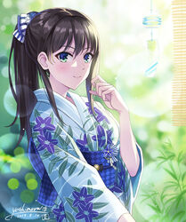  alternate_hairstyle bow brown_hair commentary_request dated day female floral_print flower grass green_eyes hairbow hand_up highres idolmaster idolmaster_cinderella_girls japanese_clothes kimono light_particles long_hair obi photoshop_(medium) ponytail sash shibuya_rin smile solo sudare summer tazu twitter_username wind_chime yukata 