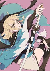  ahoge black_bow black_scarf blonde_hair bow fate/grand_order fate_(series) female floating_hair hair_between_eyes hairbow haori holding holding_sword holding_weapon isshoku_(shiki) japanese_clothes katana kimono koha-ace looking_at_viewer obi okita_souji_(fate) okita_souji_(koha-ace) parted_lips pink_background sash scarf sheath sheathed shinsengumi short_hair simple_background solo sword teeth weapon yellow_eyes 