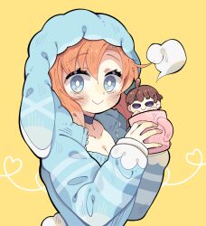  animal_ears animal_hood blue_choker blue_eyes blue_jacket blush breasts brown_hair character_doll choker cleavage closed_mouth collarbone cup fake_animal_ears female hair_between_eyes hands_up heart higurashi_no_naku_koro_ni holding holding_cup hood hood_up hooded_jacket ie_(nyj1815) jacket looking_at_viewer maebara_keiichi mug parted_bangs rabbit_ears rabbit_hood ryuuguu_rena simple_background small_breasts smile solo upper_body yellow_background 