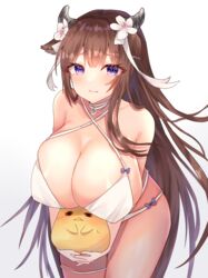  absurdres animal_ears azur_lane bikini breast_rest breasts breasts_on_head brown_hair cow_ears cow_girl cow_horns criss-cross_halter female flower hair_flower hair_ornament halterneck highres horns huge_breasts kashino_(azur_lane) kashino_(hot_springs_relaxation)_(azur_lane) long_hair looking_at_viewer manjuu_(azur_lane) multi-strapped_bikini_bottom official_alternate_costume purple_eyes simple_background sino_rameko solo swimsuit very_long_hair white_background white_bikini white_flower 