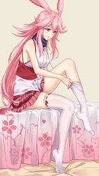  5plus :o absurdres animal_ears bed bed_sheet beige_background breasts female fox_ears full_body hair_between_eyes highres honkai_(series) honkai_impact_3rd legs long_hair no_shoes on_bed open_mouth pink_hair pink_skirt purple_eyes sideboob simple_background sitting skirt sleeveless solo thighhighs white_thighhighs yae_sakura yae_sakura_(gyakushinn_miko) 