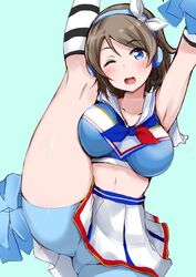  alternate_costume arm_up armpits bike_shorts blue_background blue_eyes blue_shorts blush breasts cheering cheerleader clothes_writing commission crop_top female gengoroh grey_hair hairband highres holding holding_pom_poms leg_up love_live! love_live!_sunshine!! medium_breasts midriff miniskirt navel one_eye_closed open_mouth pleated_skirt pom_pom_(cheerleading) sailor_collar shirt short_hair shorts skeb_commission skirt sleeveless sleeveless_shirt smile solo split standing standing_on_one_leg standing_split watanabe_you white_sailor_collar white_skirt 