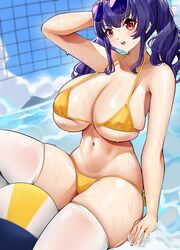  absurdres aviator_sunglasses azur_lane bare_shoulders bikini blush breasts cleavage collarbone cromwellb eyewear_on_head female highres large_breasts long_hair looking_at_viewer navel official_alternate_costume open_mouth pola_(azur_lane) pola_(seaside_coincidence)_(azur_lane) sidelocks smile solo sunglasses swimsuit thighhighs thighs twintails volleyball_net wet white_thighhighs yellow_bikini 