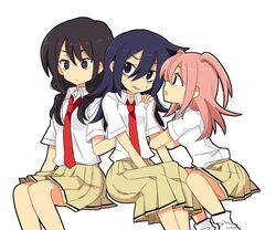  3girls bags_under_eyes commentary_request girl_sandwich green_eyes hand_on_another&#039;s_shoulder kita_senju kuroki_tomoko long_hair multiple_girls necktie nemoto_hina pink_hair sandwiched shirt sitting tamura_yuri twintails watashi_ga_motenai_no_wa_dou_kangaetemo_omaera_ga_warui! 