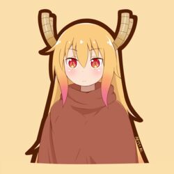  alternate_costume artsy-rc black_outline blonde_hair cloak closed_mouth dot_nose eyebrows_visible_through_hair female gradient_hair hair_between_eyes highres horns kobayashi-san_chi_no_maidragon long_hair multicolored_hair outline red_eyes signature simple_background slit_pupils solo tooru_(maidragon) upper_body yellow_background 