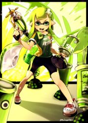  bike_shorts black_shorts bomb_rush_(splatoon) commentary fangs female full_body green_eyes holding holding_weapon ink_tank_(splatoon) inkling inkling_girl inkling_player_character long_hair looking_at_viewer mineta_naoki open_mouth paint_splatter pointy_ears shirt shoes shorts single_vertical_stripe smile solo splash-o-matic_(splatoon) splatoon_(series) splatoon_1 standing suction_bomb_(splatoon) t-shirt tentacle_hair weapon 